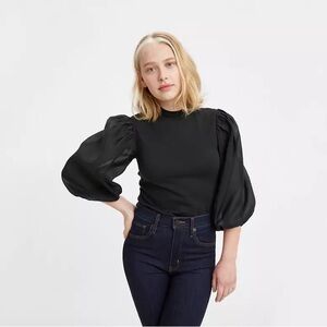 Levi’s Women’s Scarlet Top